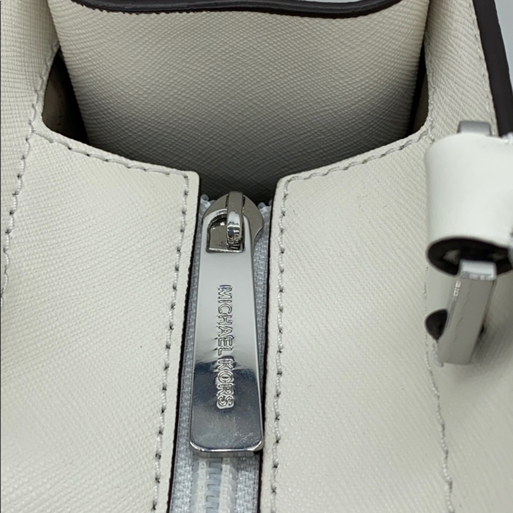 MICHAEL KORS RAYNE MEDIUM EW SATCHEL OPTIC WHITE - Picture 14 of 16